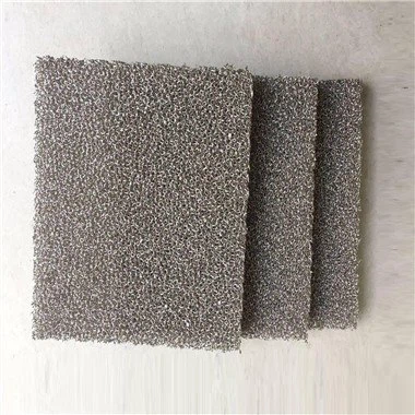 رغوة معدنية مسامية